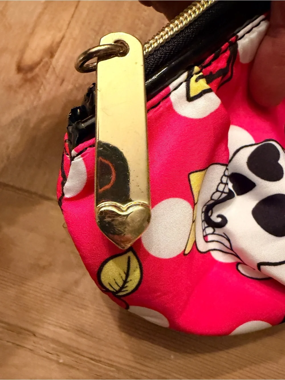 Betsey Johnson Bright Pink Black Skull & Rose Cosmetic Pouch Toiletry Bag